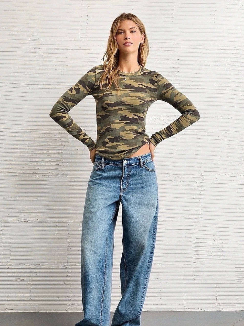 American Eagle Camo Long Sleeve Crew Neck Top Size XL